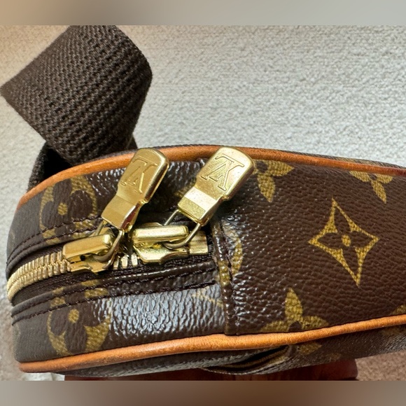 SOLD✨✨Louis Vuitton Gange Monogram Crossbody - Picture 7 of 9